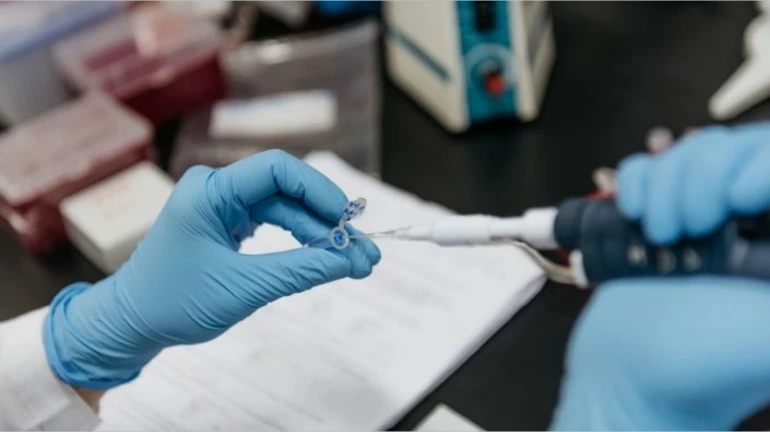 मुंबईत कोरोनाचे ९७९ नवे रुग्ण, ४७ जणांचा दिवसभरात मृत्यू मुंबईत कोरोनाचे ९७९ नवे रुग्ण, ४७ जणांचा दिवसभरात मृत्यू