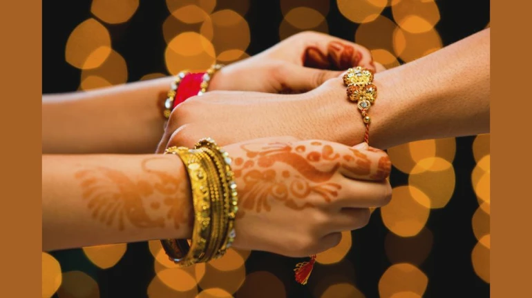 इस साल कलाई पर सजेगी 'हिन्दुस्तानी राखी' इस साल कलाई पर सजेगी 'हिन्दुस्तानी राखी'