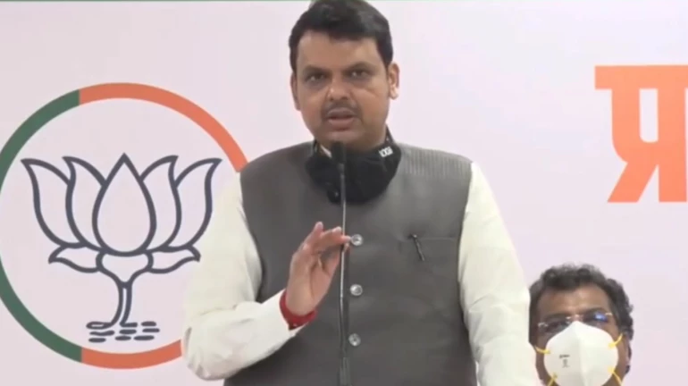 सरकार चालवून तर दाखवा, देवेंद्र फडणवीस यांचं मुख्यमंत्र्यांना आव्हान सरकार चालवून तर दाखवा, देवेंद्र फडणवीस यांचं मुख्यमंत्र्यांना आव्हान