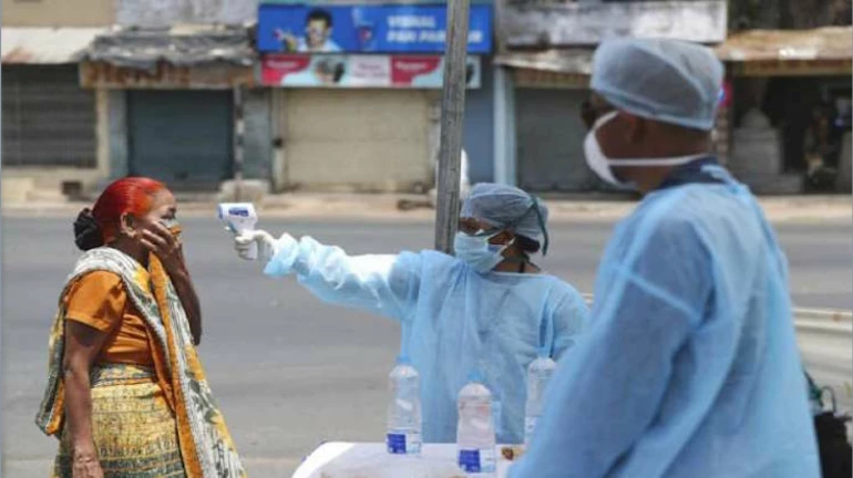 मुंबईतल्या 'या' भागात कोरोना रुग्णसंख्या ७ हजारांच्या वर मुंबईतल्या 'या' भागात कोरोना रुग्णसंख्या ७ हजारांच्या वर