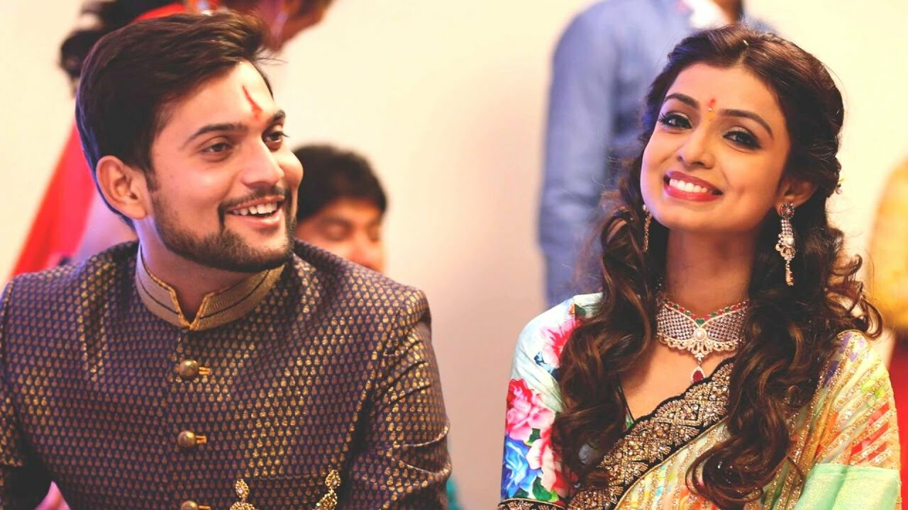 अभिनेत्री मयुरी देशमुखच्या पतीची आत्महत्या