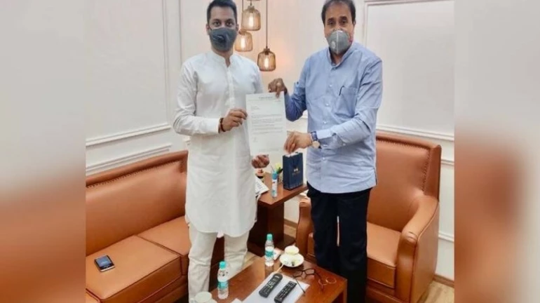 गृहमंत्री अनिल देशमुखांनी पार्थ पवारांची 'ही' मागणी फेटाळली गृहमंत्री अनिल देशमुखांनी पार्थ पवारांची 'ही' मागणी फेटाळली