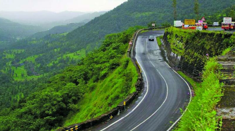 भारी बारिश के कारण मुंबई-गोवा नेशनल हाईवे बंद