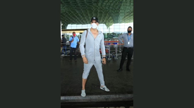 कोरोना से रिकवर हो घर पहुंचे अक्षय कुमार का ट्विंकल ने क्रिएटिव अंदाज में किया स्वागत कोरोना से रिकवर हो घर पहुंचे अक्षय कुमार का ट्विंकल ने क्रिएटिव अंदाज में किया स्वागत