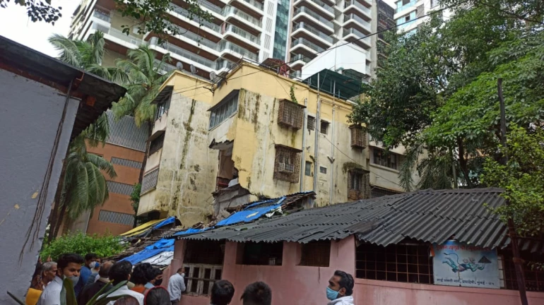 Part of a building collapses in Prabhadevi