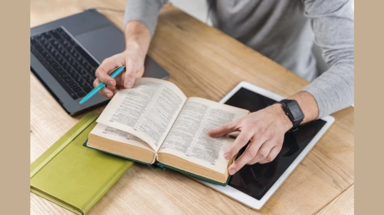 मुंबईतील मशिदीत गरजू विद्यार्थ्यांसाठी अभ्यास केंद्र होण्याची शक्यता मुंबईतील मशिदीत गरजू विद्यार्थ्यांसाठी अभ्यास केंद्र होण्याची शक्यता