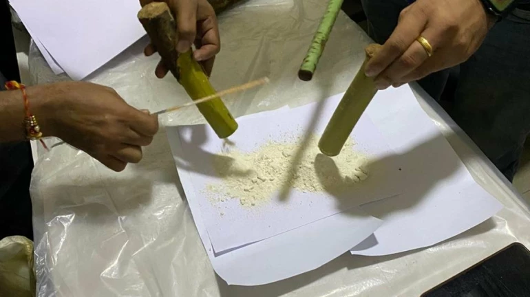 Exclusive अफगाणिस्तानातून आणलेलं १ हजार कोटींचे हेराॅईन न्हावाशेवा बंदरावर पकडलं Exclusive अफगाणिस्तानातून आणलेलं १ हजार कोटींचे हेराॅईन न्हावाशेवा बंदरावर पकडलं