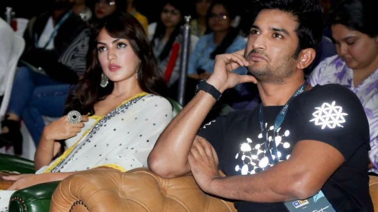 सुशांतसिंग आत्महत्या प्रकरण: रिया चक्रवर्तीच्या व्हाॅट्स अॅप मेसेजमधून धक्कादायक खुलासा सुशांतसिंग आत्महत्या प्रकरण: रिया चक्रवर्तीच्या व्हाॅट्स अॅप मेसेजमधून धक्कादायक खुलासा