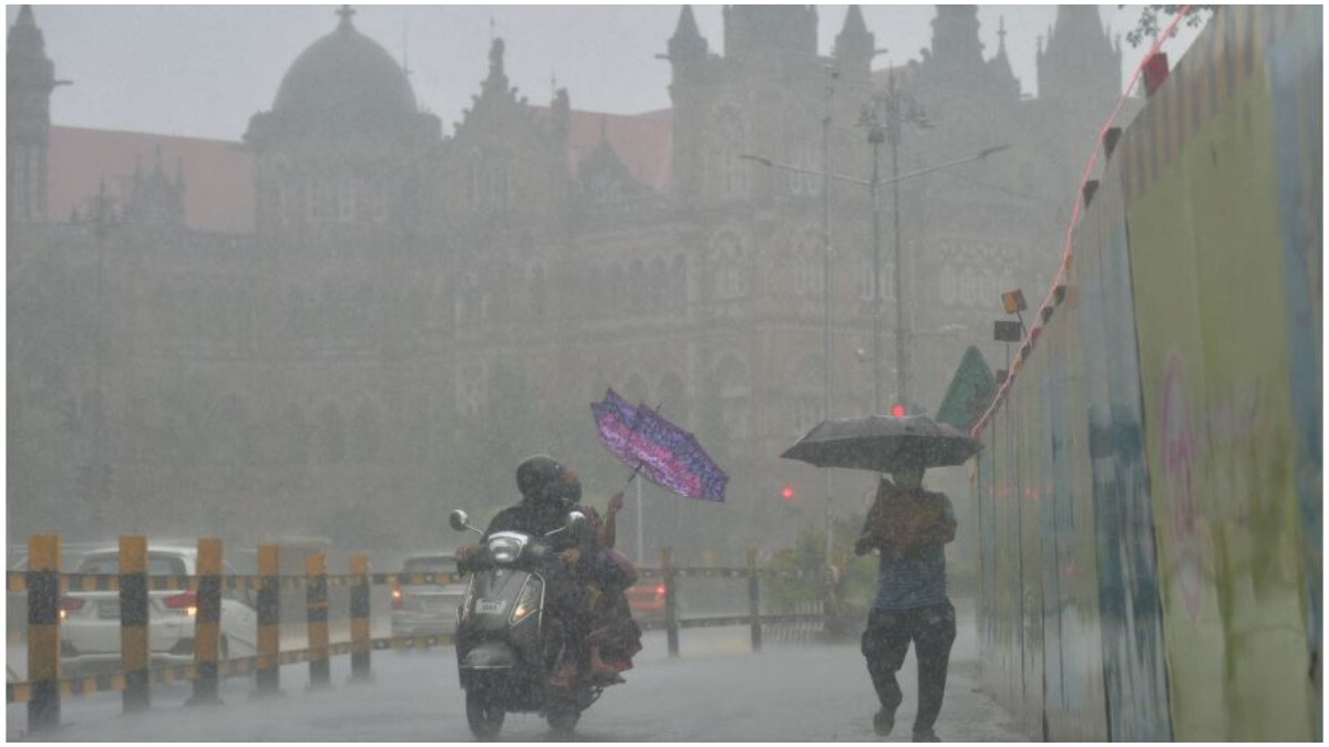 Mumbai Rains : शुक्रवारी मुंबईत मुसळधार पावसाची शक्यता