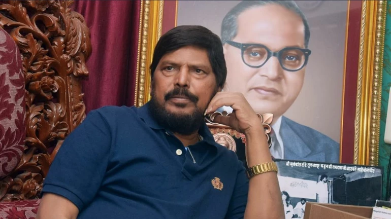 सरकार बरखास्त करून राष्ट्रपती राजवट लागू करा, रामदास आठवलेंची मागणी सरकार बरखास्त करून राष्ट्रपती राजवट लागू करा, रामदास आठवलेंची मागणी