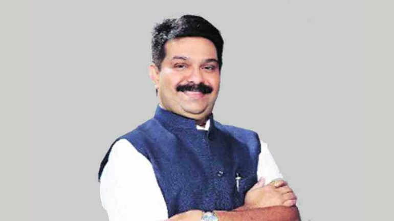 भाजप आमदार प्रसाद लाड यांच्या गाडीचा अपघात भाजप आमदार प्रसाद लाड यांच्या गाडीचा अपघात