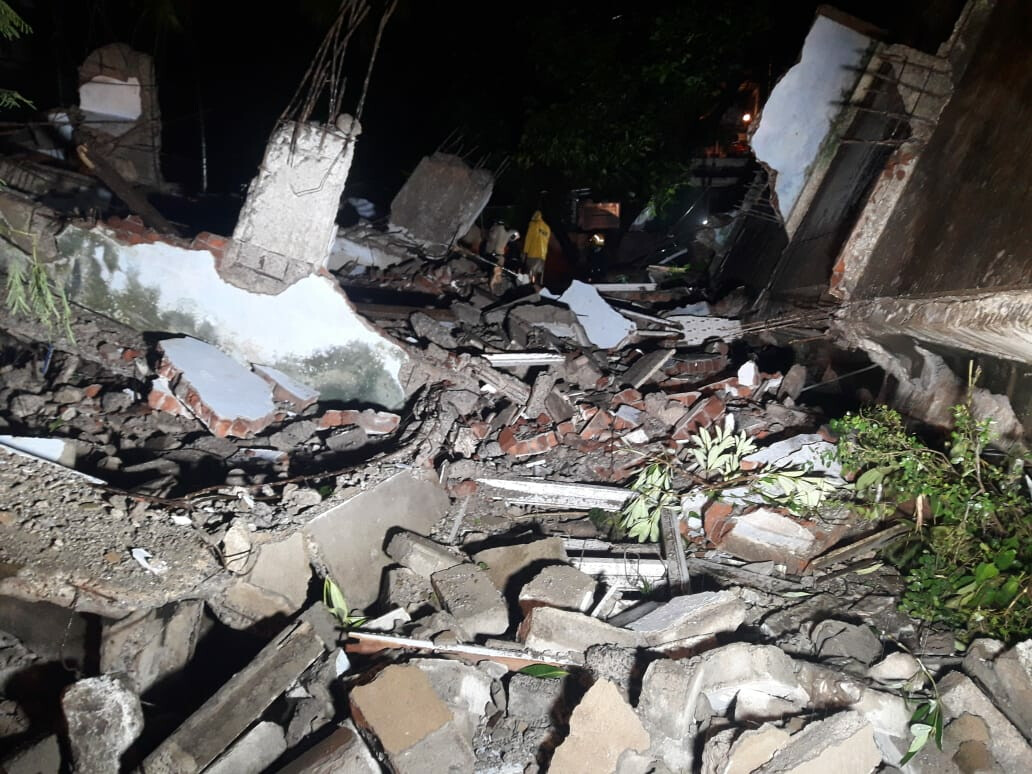 बांद्रा में गिरी इमारत, 2 घायल