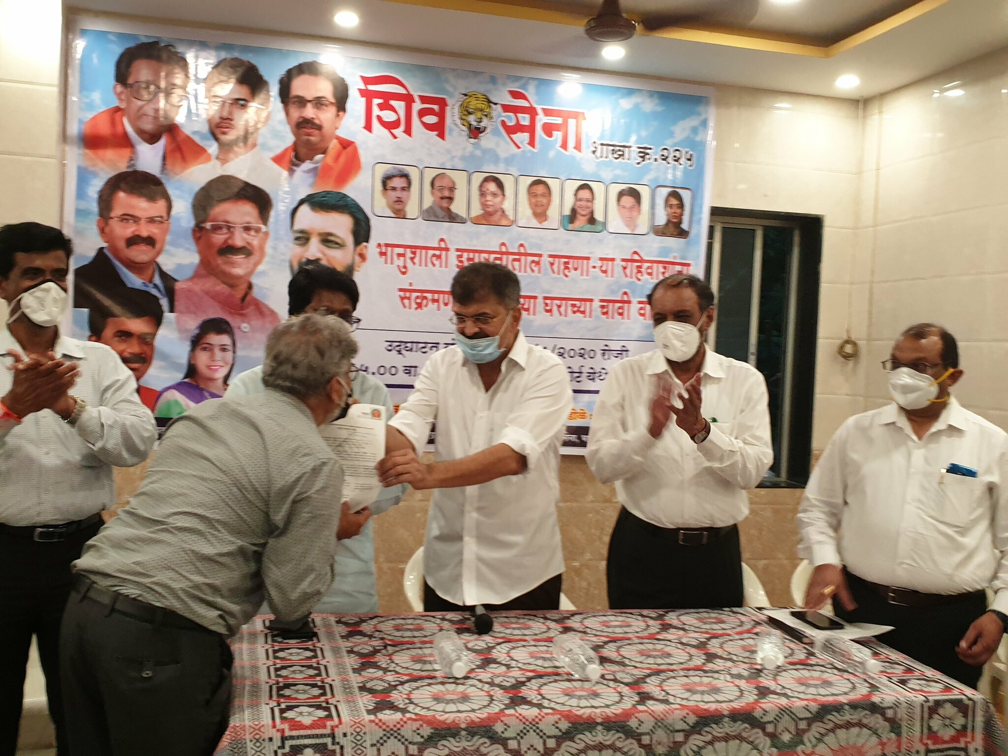 भानुशाली इमारतीतील रहिवाशांना घराच्या चाव्या