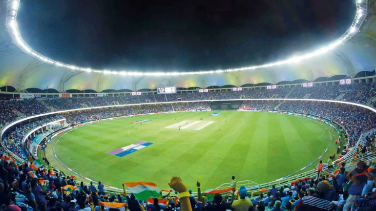 IPL 2021: लाइव्ह प्रक्षेपण टीममधील १४ जणांना कोरोनाची लागण IPL 2021: लाइव्ह प्रक्षेपण टीममधील १४ जणांना कोरोनाची लागण