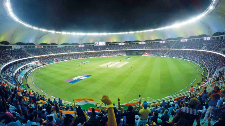 IPL2021 : वरुणची प्रभावी फिरकी आणि रसेलची दमदार गोलंदाजी; कोलकताकडून बंगळुरू पराभूत IPL2021 : वरुणची प्रभावी फिरकी आणि रसेलची दमदार गोलंदाजी; कोलकताकडून बंगळुरू पराभूत
