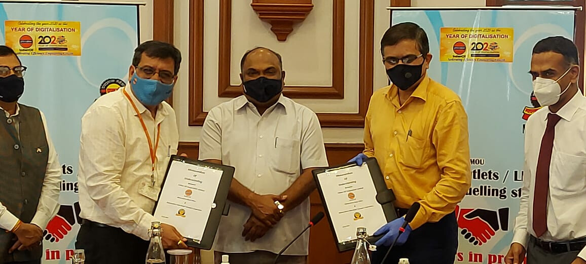 एसटी महामंडळ लवकरच सुरु करणार पेट्रोल पंप