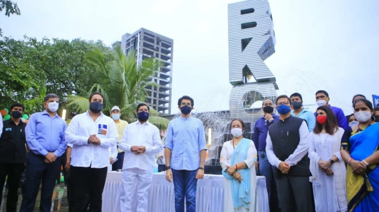 New Art Installation Inaugurated at BKC by Aaditya Thackeray and Eknath Shinde New Art Installation Inaugurated at BKC by Aaditya Thackeray and Eknath Shinde