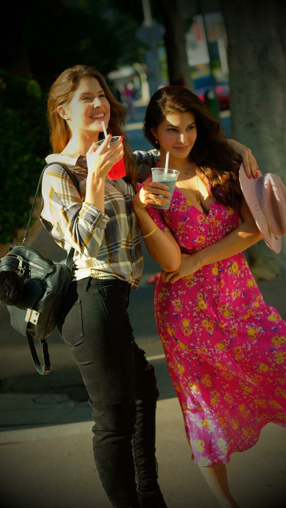 जैकलीन फर्नांडीज जल्द अमांडा सेर्नी के साथ करेंगी एक वीडियो पॉडकास्ट शो