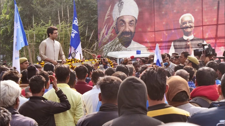 जब अयोध्या में 'आश्रम' की शूटिंग के दौरान स्थानीय निवासी रियल और रील में हो गए थे भ्रमित जब अयोध्या में 'आश्रम' की शूटिंग के दौरान स्थानीय निवासी रियल और रील में हो गए थे भ्रमित