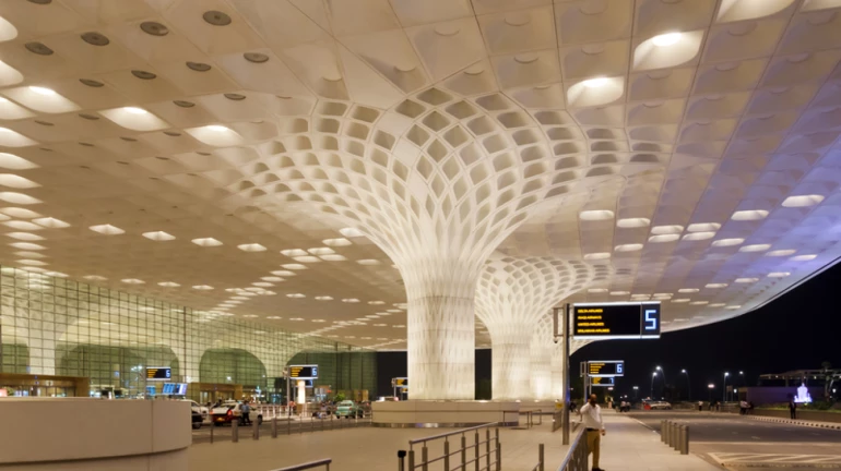 मुंबई एयरपोर्ट से अदानी ग्रुप 74% हिस्सेदारी खरीदने के लिए तैयार?