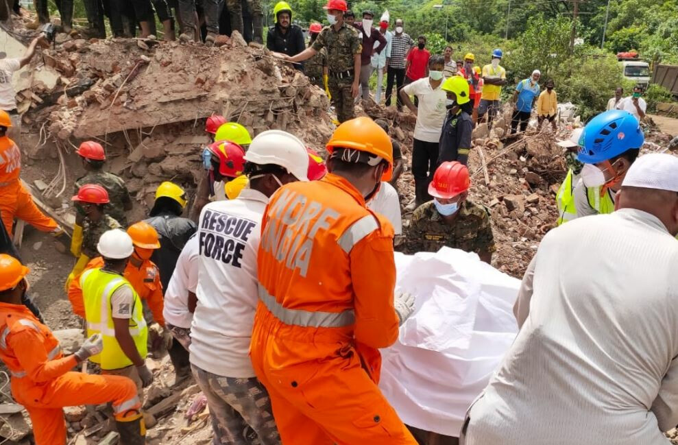 महाड इमारत दुर्घटना: बिल्डरसह ५ जणांवर गुन्हा दाखल