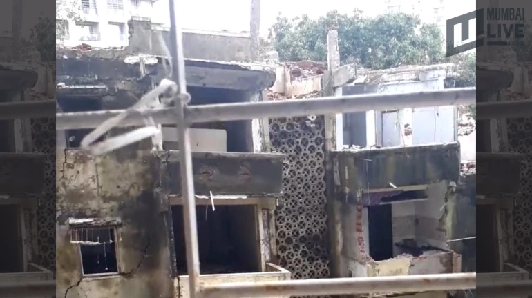 मुंबई लाइव की खबर का असर, जर्जर इमारत में रहनेवालों को किया गया शिफ्ट मुंबई लाइव की खबर का असर, जर्जर इमारत में रहनेवालों को किया गया शिफ्ट