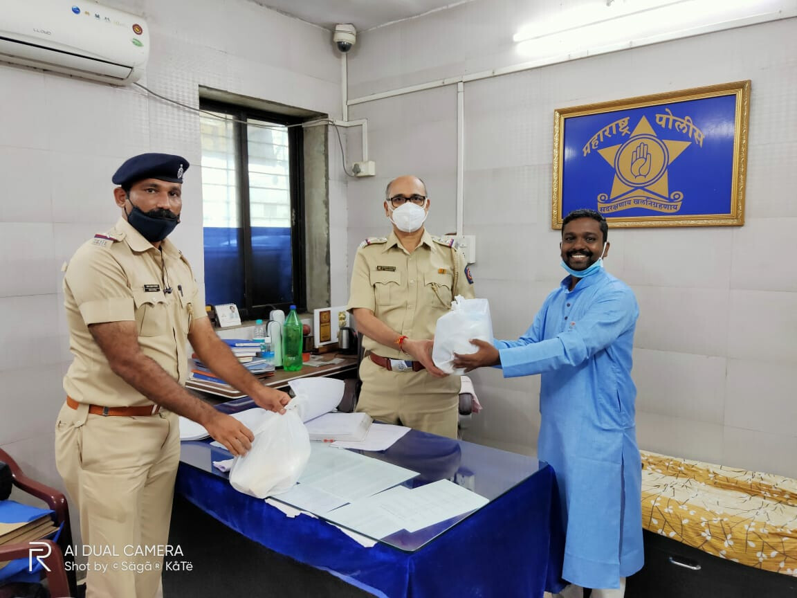 स्काय फाऊंडेशन वाढवतंय पोलिसांचं मनोबल