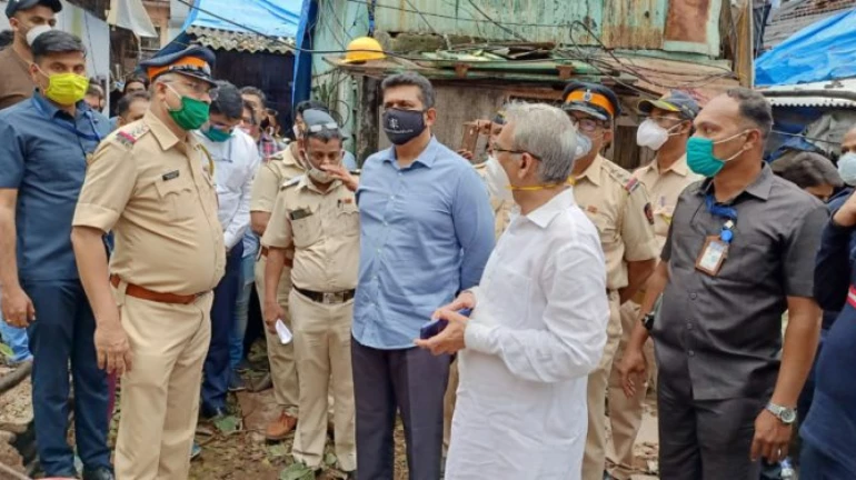 Nagpada Building Collapse: Guardian Minister Aslam Shaikh announces ₹5 lakh each for families of deceased Nagpada Building Collapse: Guardian Minister Aslam Shaikh announces ₹5 lakh each for families of deceased