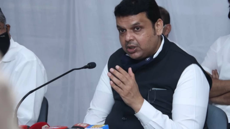 दारूची दुकानं उघडायला जेवढा उत्साह दाखवला, त्याच्या अर्धा उत्साह तरी मंदिरं उघडायला दाखवा- देवेंद्र फडणवीस दारूची दुकानं उघडायला जेवढा उत्साह दाखवला, त्याच्या अर्धा उत्साह तरी मंदिरं उघडायला दाखवा- देवेंद्र फडणवीस