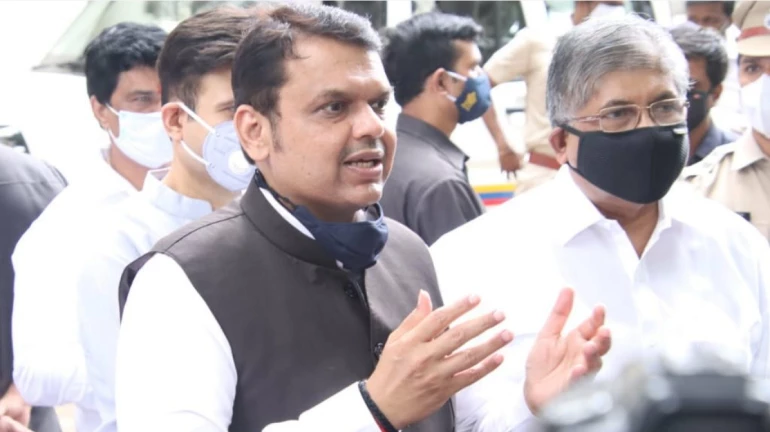 मी घरची धुणी रस्त्यावर धूत नाही, फडणवीसांचा खडसेंवर पलटवार मी घरची धुणी रस्त्यावर धूत नाही, फडणवीसांचा खडसेंवर पलटवार