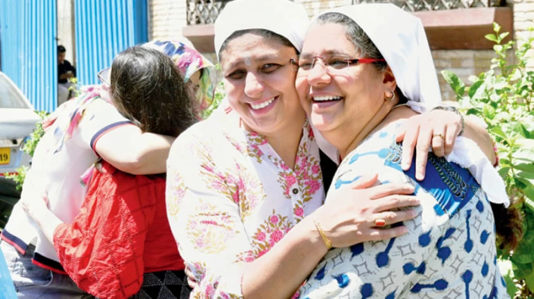 पारसी समुदाय को प्रार्थना स्थल पर जाने की मिली अनुमति पारसी समुदाय को प्रार्थना स्थल पर जाने की मिली अनुमति