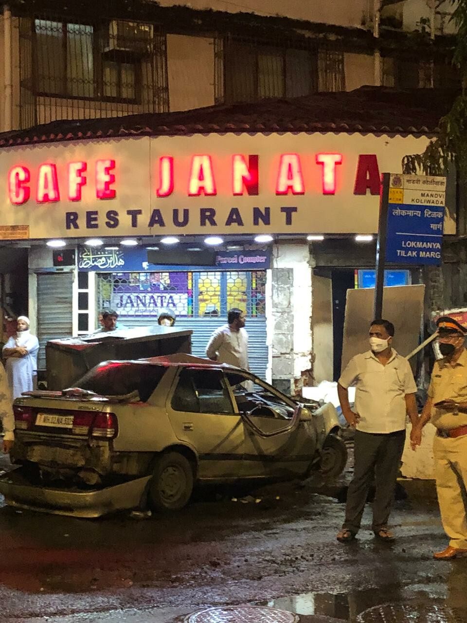 क्रॉफर्ड मार्केट येथे झालेला अपघात फीट आल्याने घडला, चालकाचा दावा