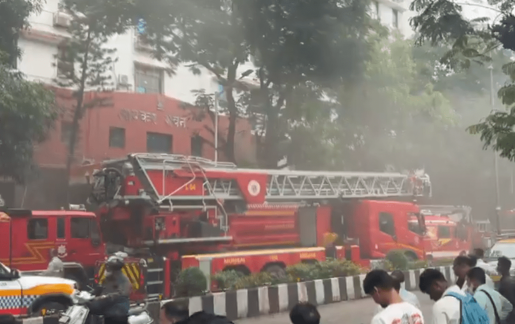 Mumbai: Fire Breaks Out in Basement of Income Tax Bhavan in Churchgate, Rescue Operation Underway