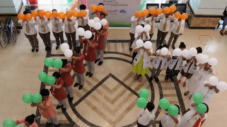 This Mumbai Hospital Celebrates Independence Day by forming A Human Chain