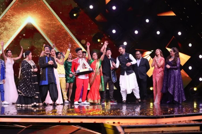 Tiger Pop's trophy moment as winner - pics from the Grand Finale of India's Best Dancer