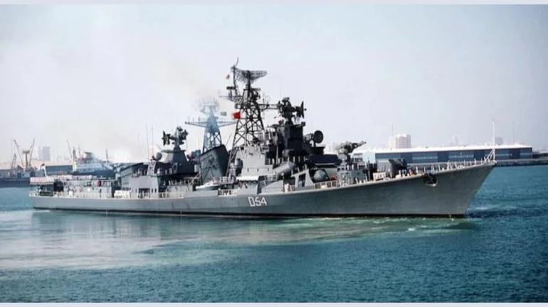 मुंबईत भारतीय नौदलाच्या INS रणवीर युद्धनौकेत स्फोट
