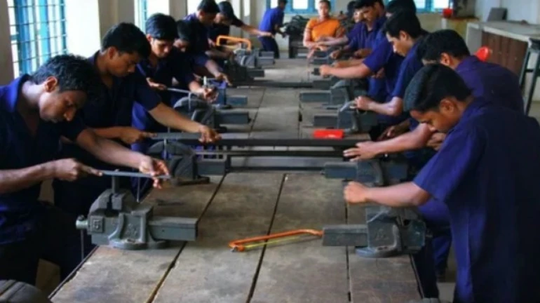 ITI अंतर्गत सोलर, ईव्ही तंत्रज्ञ अभ्यासक्रमांना मंजुरी ITI अंतर्गत सोलर, ईव्ही तंत्रज्ञ अभ्यासक्रमांना मंजुरी