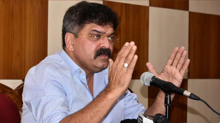 बांधकाम व्यावसायिकांनी गरीबांसाठी घरं बांधण्यासाठी पुढाकार घ्यावा- जितेंद्र आव्हाड बांधकाम व्यावसायिकांनी गरीबांसाठी घरं बांधण्यासाठी पुढाकार घ्यावा- जितेंद्र आव्हाड