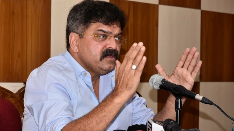 "एसी लोकलपेक्षा साध्या लोकलच्या फेऱ्या वाढवा, अन्यथा...", जितेंद्र आव्हाडांचा इशारा "एसी लोकलपेक्षा साध्या लोकलच्या फेऱ्या वाढवा, अन्यथा...", जितेंद्र आव्हाडांचा इशारा