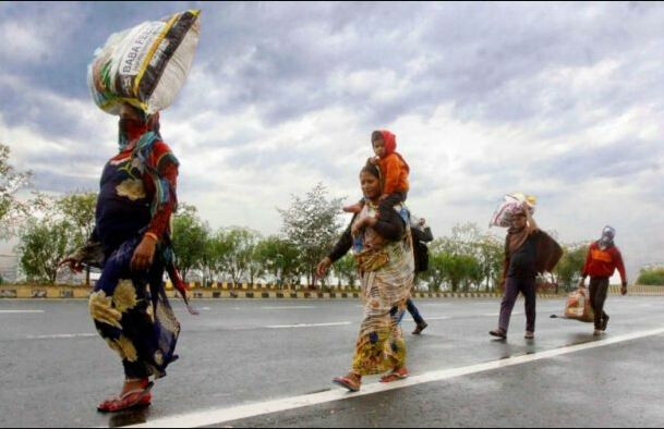 WhatsApp पर 'Hi' भेजो और रोजगार पाओ