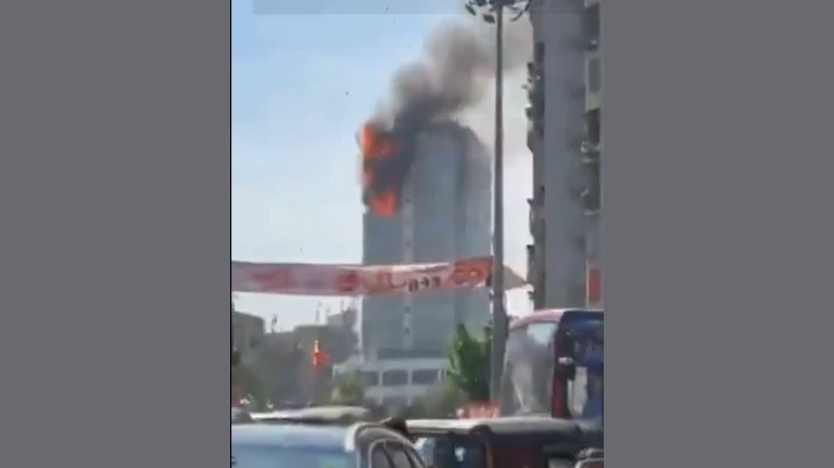 Mumbai: Fire breaks out in a skyscraper in Jogeshwari; Firefighters rushed to the spot
