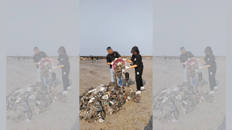 Over 100 Mumbaikars participated in Beach Clean Up Drive At Juhu Beach