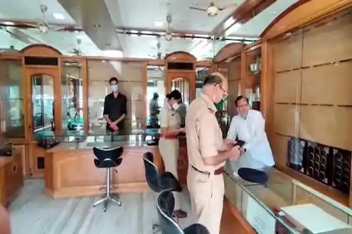 ज्वेलर्स दुकान फोडून २ कोटी ८२ लाखांचे दागिने लंपास