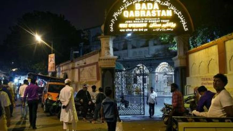 ९३ स्फोटातील मुख्य आरोपीची कब्र विकली, एकाला अटक ९३ स्फोटातील मुख्य आरोपीची कब्र विकली, एकाला अटक