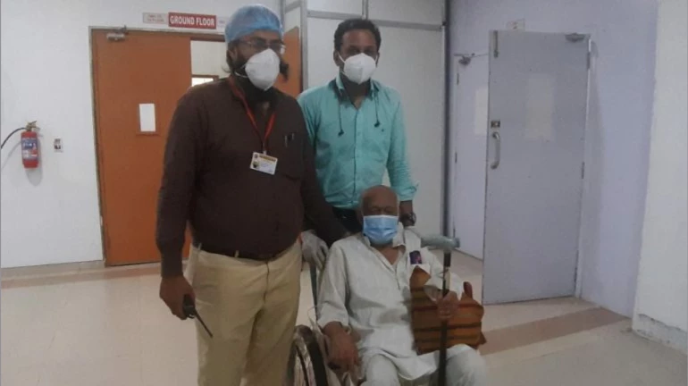 97 साल के बुजुर्ग ने कोरोना को दी मात 97 साल के बुजुर्ग ने कोरोना को दी मात