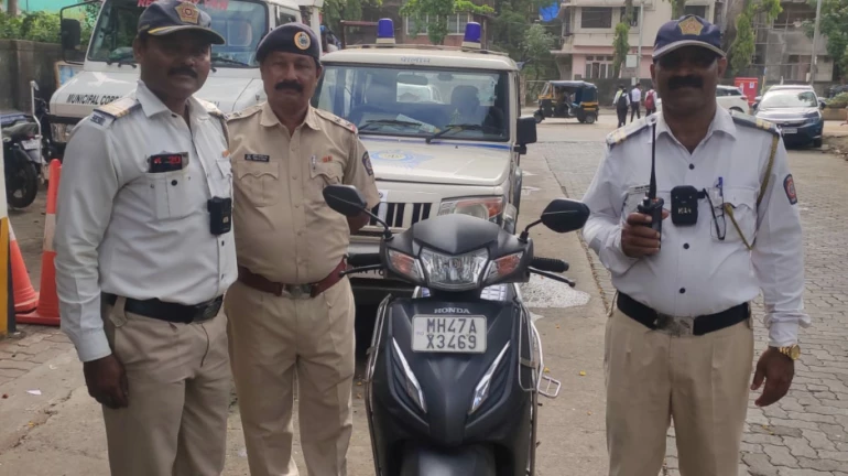 ट्रैफिक पुलिस की सतर्कता से मिली चोरी हुई बाइक! ट्रैफिक पुलिस की सतर्कता से मिली चोरी हुई बाइक!