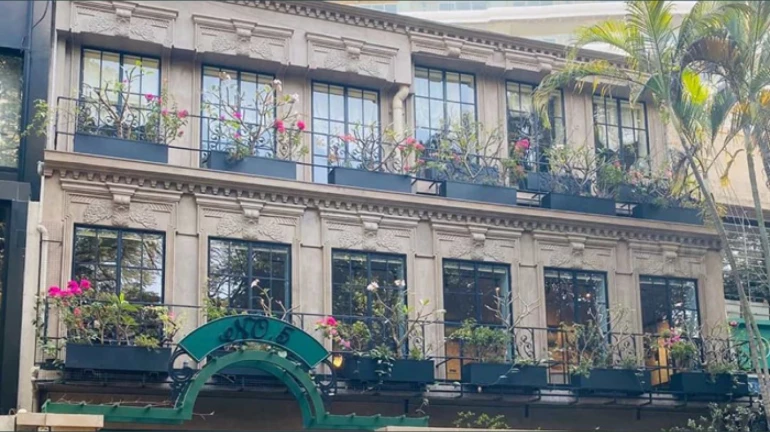 कंगना विरोधात पालिकेची बाजू मांडणाऱ्या वकिलाचे मानधन ८२ लाख कंगना विरोधात पालिकेची बाजू मांडणाऱ्या वकिलाचे मानधन ८२ लाख