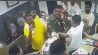 शिवसेना नगरसेवक के कथित हमले के बाद KDMC के डॉक्टर और दूसरे स्टाफ मेंबर्स ने इस्तीफा दिया शिवसेना नगरसेवक के कथित हमले के बाद KDMC के डॉक्टर और दूसरे स्टाफ मेंबर्स ने इस्तीफा दिया