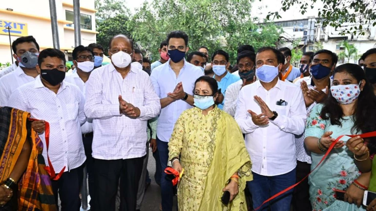 कांदिवली पूर्व में महापौर किशोरी पेडनेकर और सांसद गोपाल शेट्टी ने किया ड्राइव इन टीकाकरण केंद्र का उद्घाटन कांदिवली पूर्व में महापौर किशोरी पेडनेकर और सांसद गोपाल शेट्टी ने किया ड्राइव इन टीकाकरण केंद्र का उद्घाटन