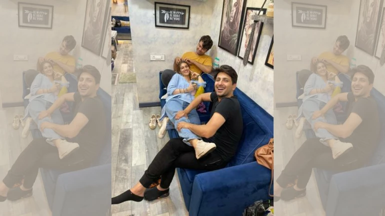 How overworked Kriti Sanon gets pampered by her team; See here How overworked Kriti Sanon gets pampered by her team; See here
